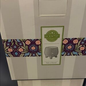 Scentsy Take a Stand warmer